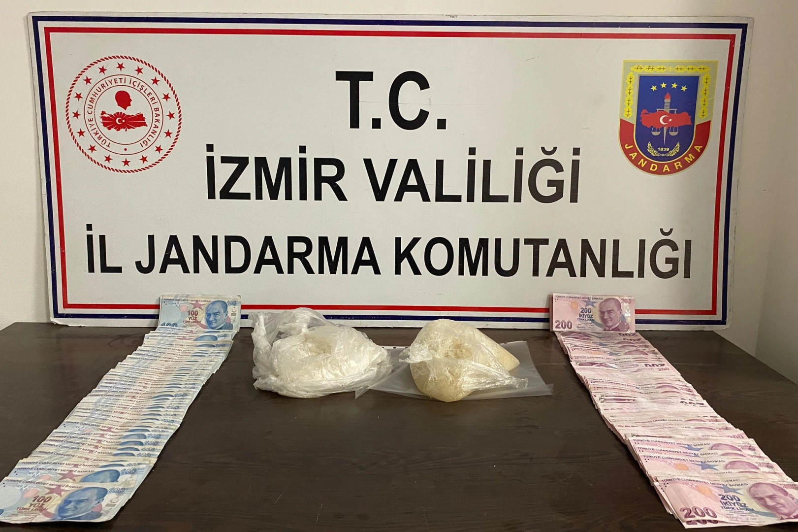 İzmir'de operasyon: 1 kişi ttuklandı