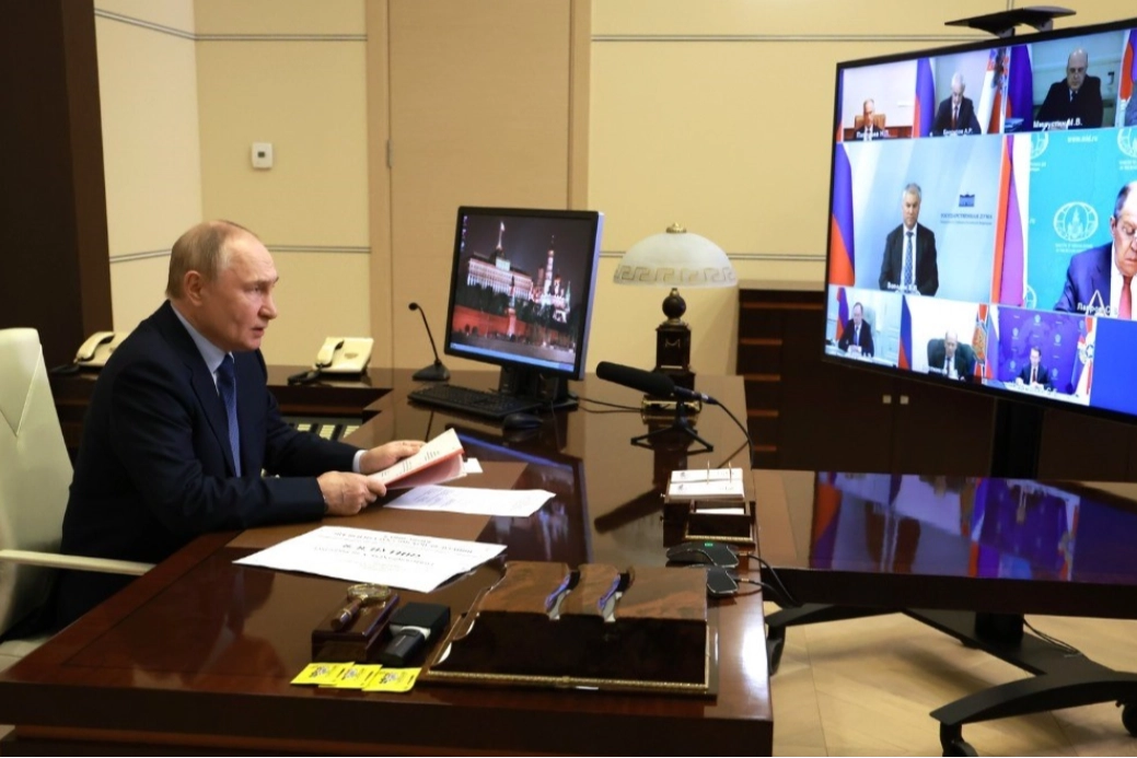 Rusya Devlet Başkanı Putin: Orta ve kısa menzilli füzelerin üretimine başlamalıyız haberinin görseli