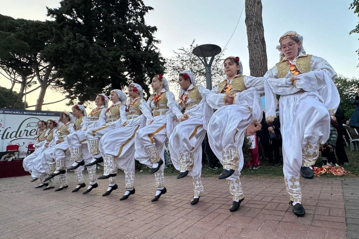 1. Uluslararası Halkoyunları Balkan Festivali başlıyor