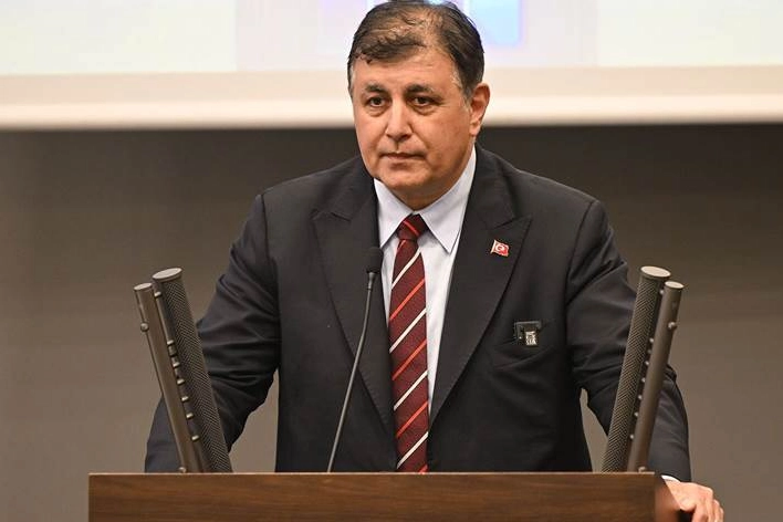 Başkan Tugay'dan İzmir'deki orman yangıları ile ilgili açıklama! haberinin görseli