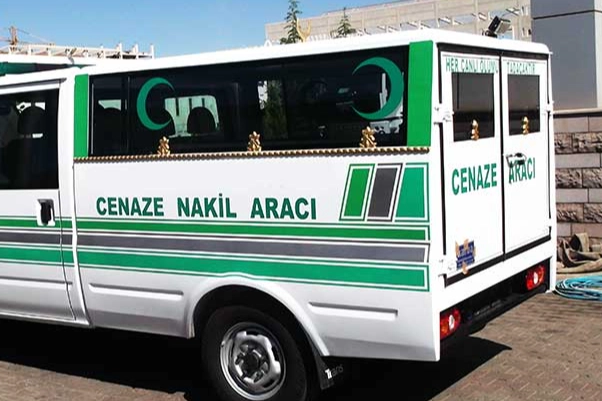 Kiraz ağacından düşen 63 yaşındaki şahıs hayatını kaybetti haberinin görseli