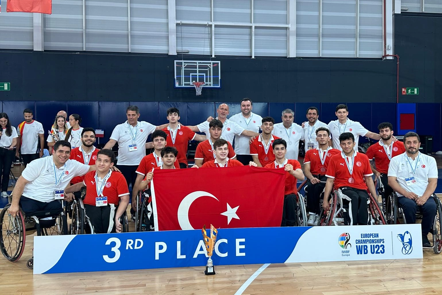 Arda Albayrak, İzmir'in gururu oldu haberinin görseli