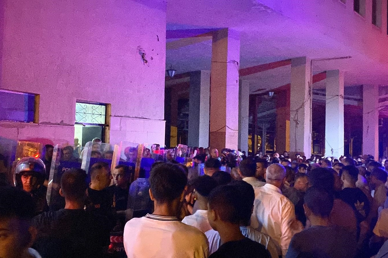 Kayseri'de 5 yaşındaki çocuğa taciz iddiası: Olay kontrolden çıktı! haberinin görseli