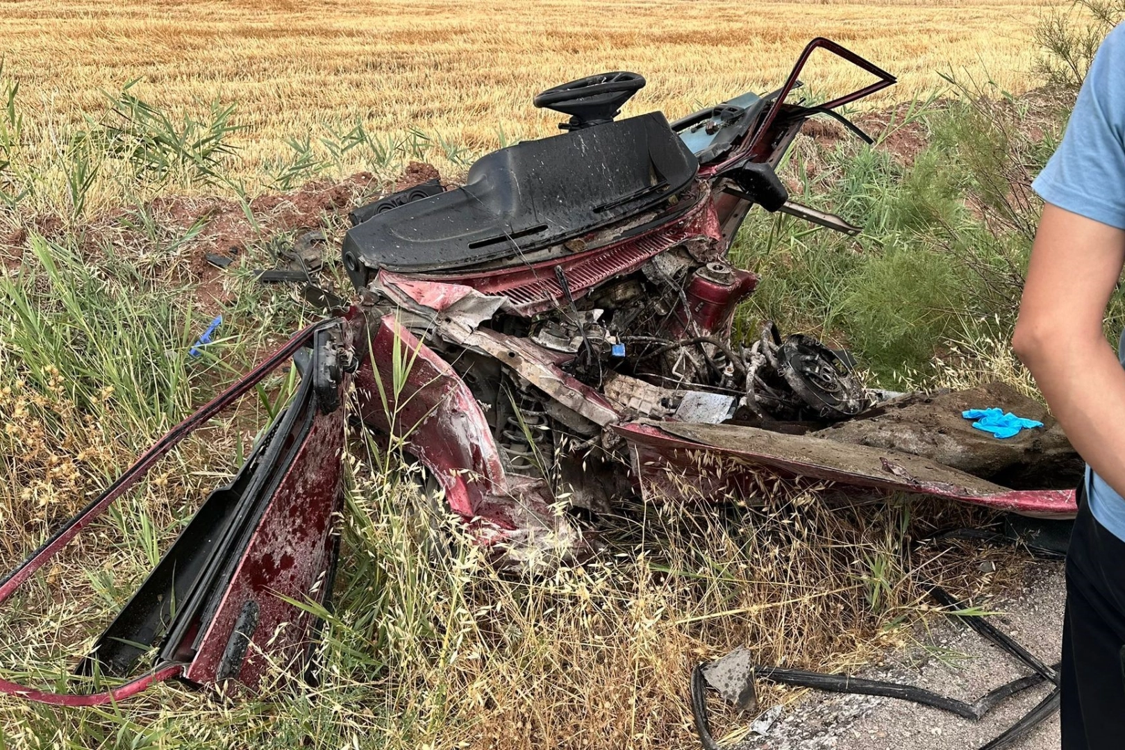 Gaziantep'te korkunç kaza! Otomobil ikiye bölündü: 1 ölü, 2'si ağır 5 yaralı haberinin görseli