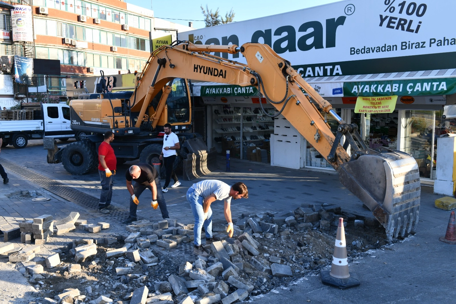 Çiğli'nin simgesi Kasaplar Meydanı yenileniyor