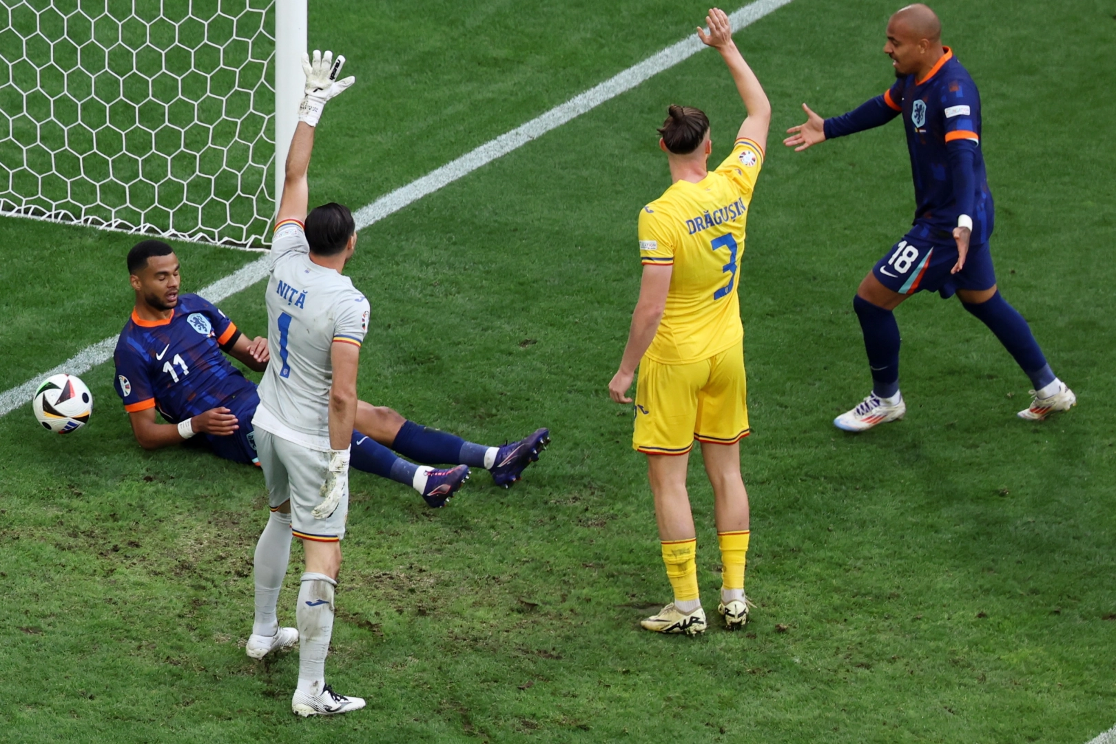 Hollanda,  çeyrek finalde haberinin görseli