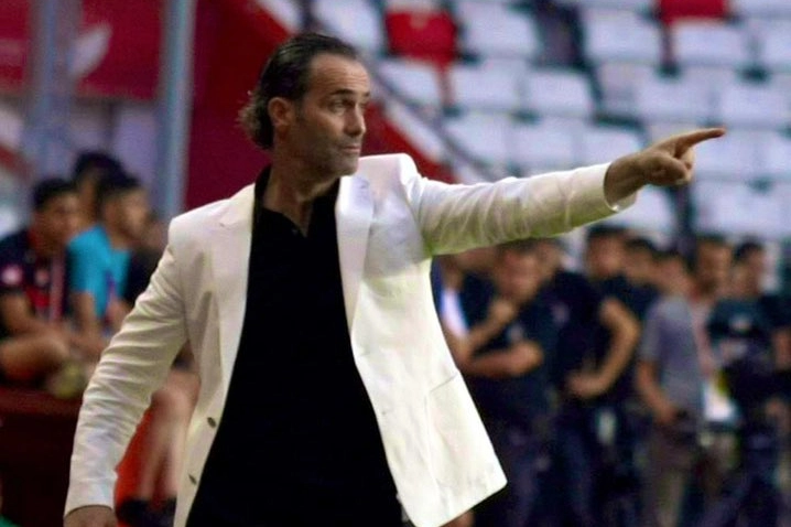 Altay'da Cüneyt Biçer ile yollar ayrıldı haberinin görseli