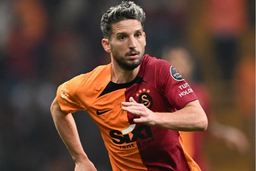 Galatasaray, Mertens’in sözleşmesini uzattı! Mertens ne kadar maaş alacak?