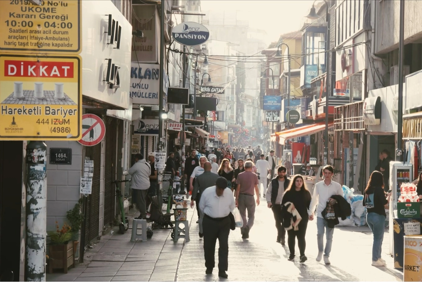 Ödüllü belgeselin yönetmenlerinden çarpıcı bir proje daha: Bornova Sokağı’nın öyküsü…Dönüşüm