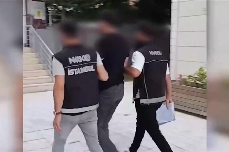 Uyuşturucu tacirlerine göz açtırılmıyor: Narkoçelik-25 operasyonunda 538 kilogram yasaklı madde ele geçirilirken 320 şüpheli yakalandı haberinin görseli