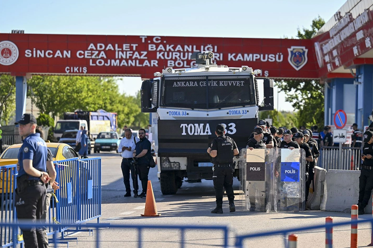 Ayşe Ateş: Bu olayı FETÖ yaptı diye kapatmak istiyorlar! haberinin görseli