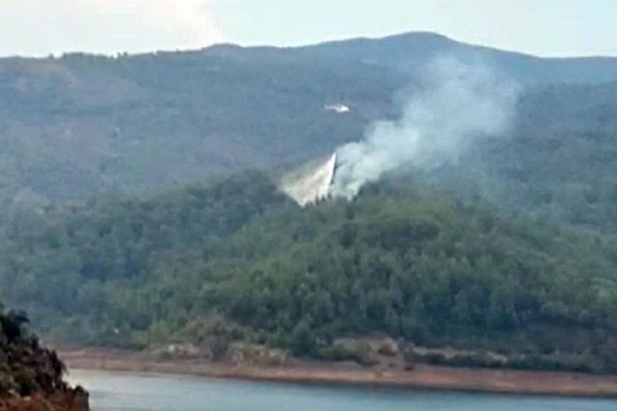 Muğla'da yıldırım düşmesiyle yangın çıktı haberinin görseli
