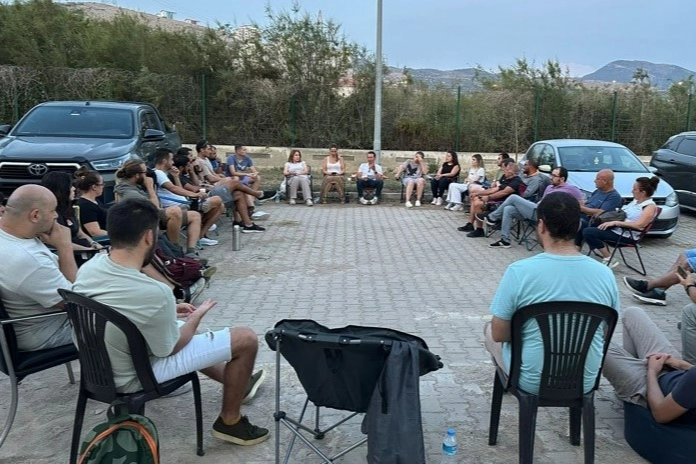 Akut Selçuk ekibi yangınla mücadele eğitimlerini sürdürüyor haberinin görseli