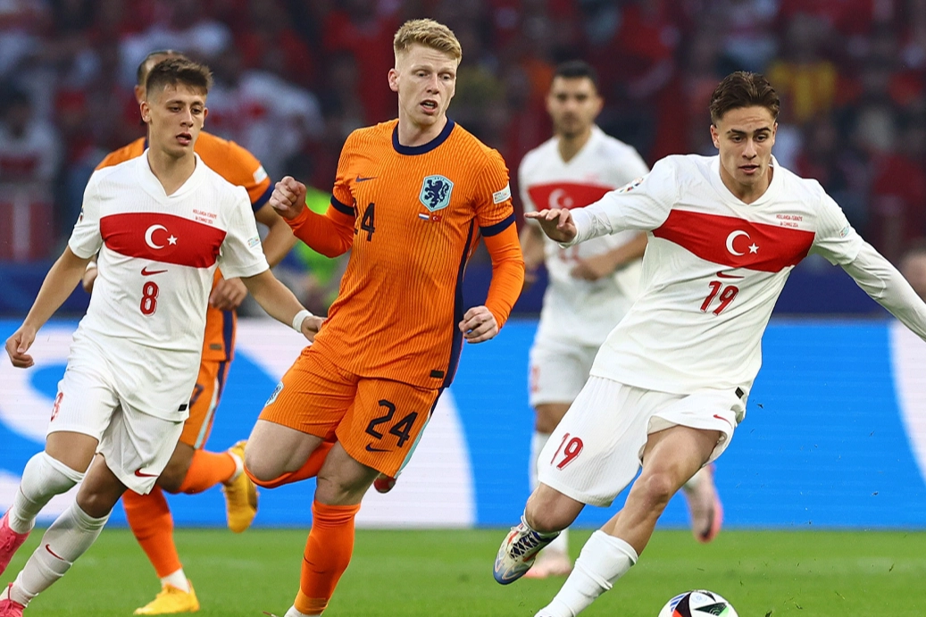 EURO 2024’te çeyrek final heyecanı: Türkiye ilk yarıyı 1-0 önde kapattı haberinin görseli