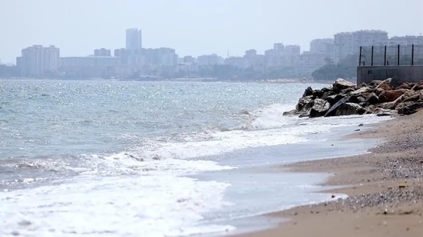 Akdeniz'de rekor sıcaklık: Su sıcaklığının 31 dereceye ulaşması bekleniyor haberinin görseli