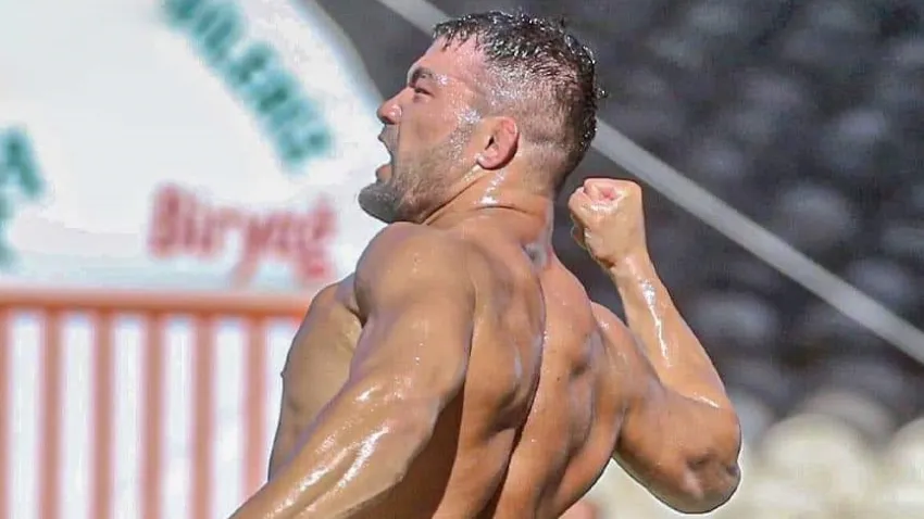 Yusuf Can Zeybek ikinci kez başpehlivan