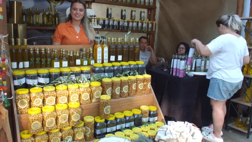 Balıkesir 5. Aromatarepi Festivali'nde ürünlerini tanıttılar haberinin görseli