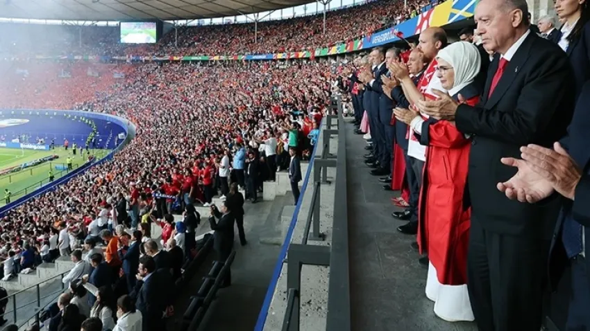 Emine Erdoğan'dan Türkiye A Milli Futbol Takımı futbolcularına tebrik