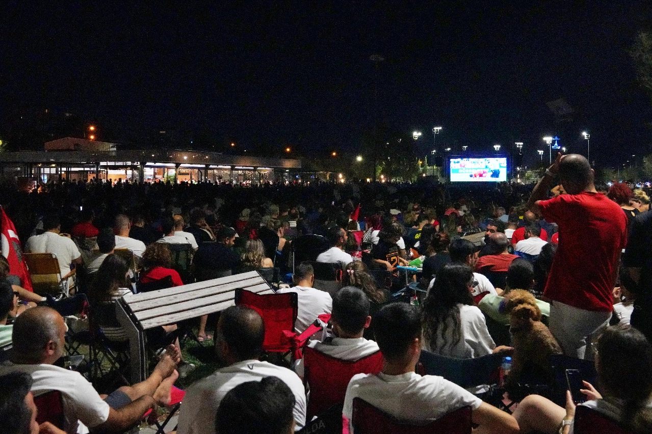 Futbol tutkusu İzmir'i sardı haberinin görseli