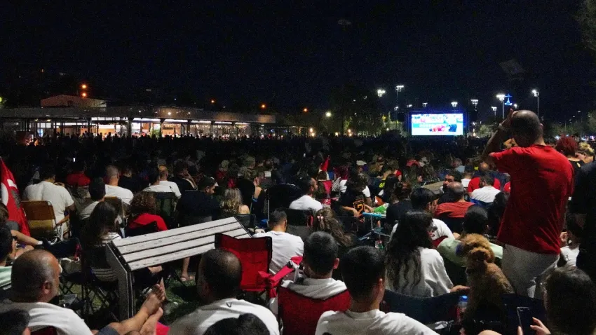 Futbol tutkusu İzmir'i sardı