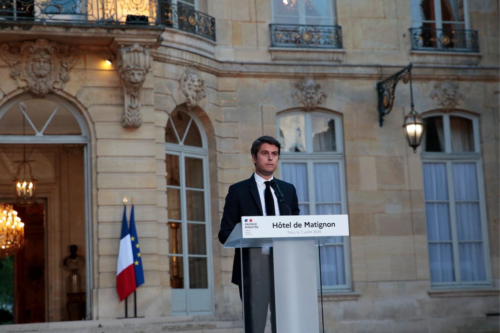 Gabriel Attal Emmanuel Macron'a istifasını sunacak haberinin görseli