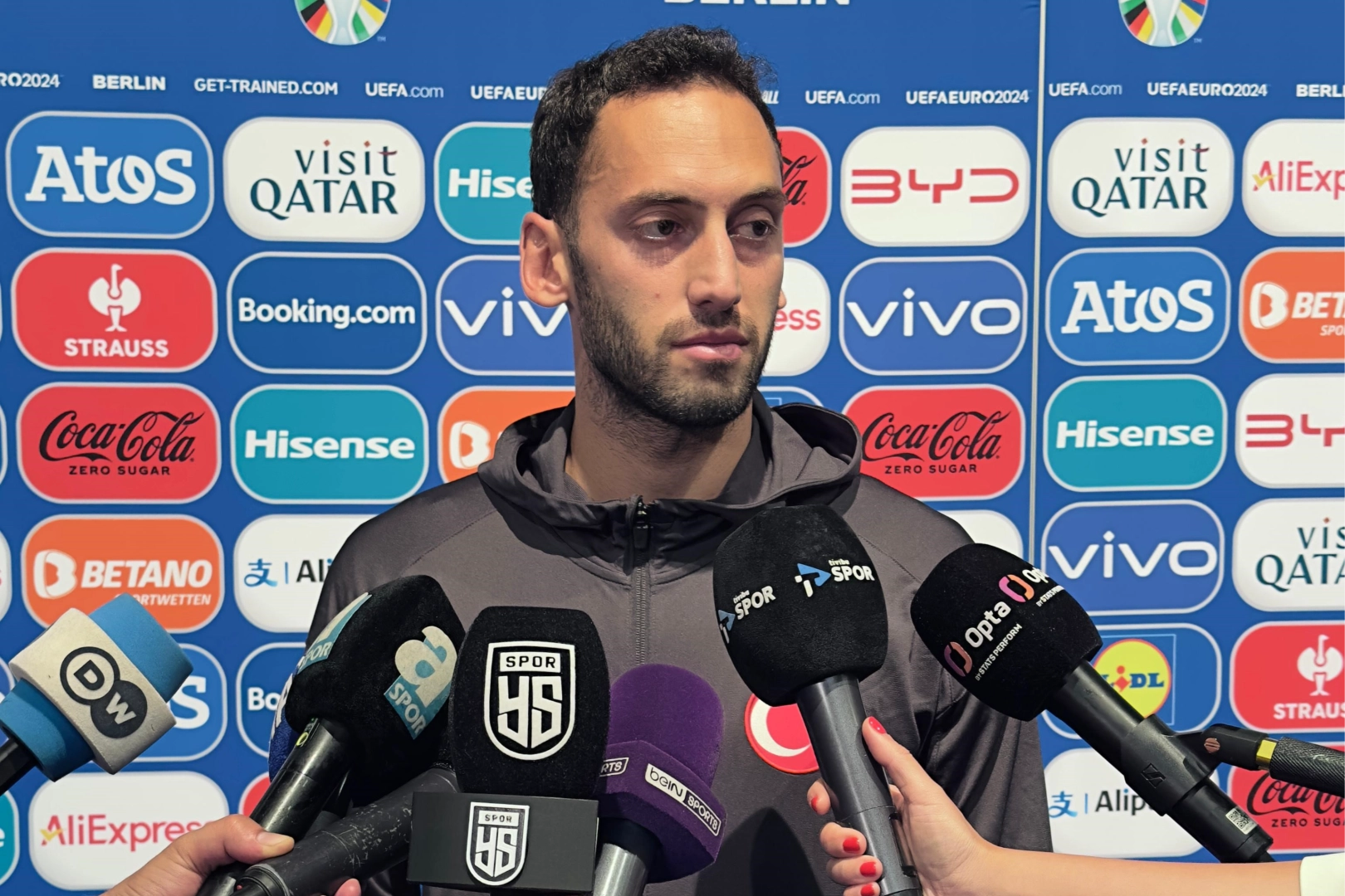Hakan Çalhanoğlu: Çok geriye yaslandık haberinin görseli