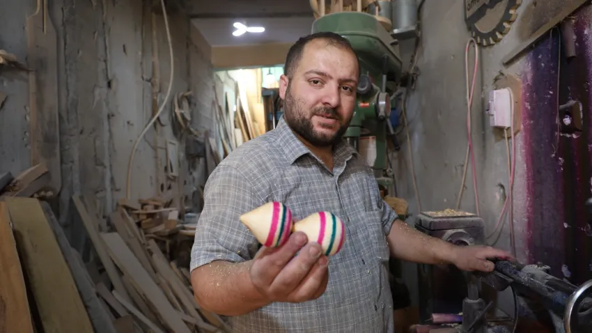 Kahramanmaraşlı usta oyuncağı gelecek nesillere aktarıyor haberinin görseli