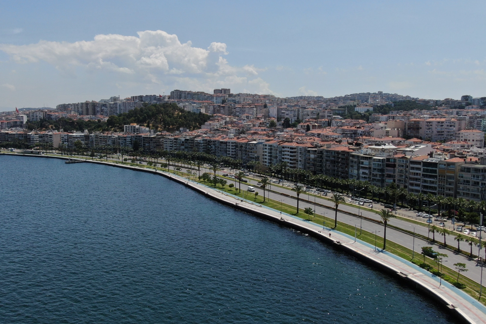 İzmir'de kentsel dönüşüm nasıl olmalı? haberinin görseli