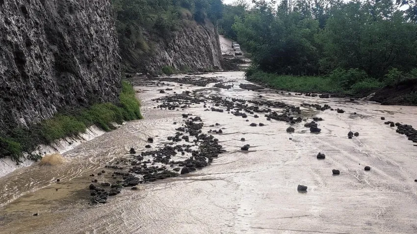 Ordu'da sel vurgunu: Evler sular altında kaldı haberinin görseli