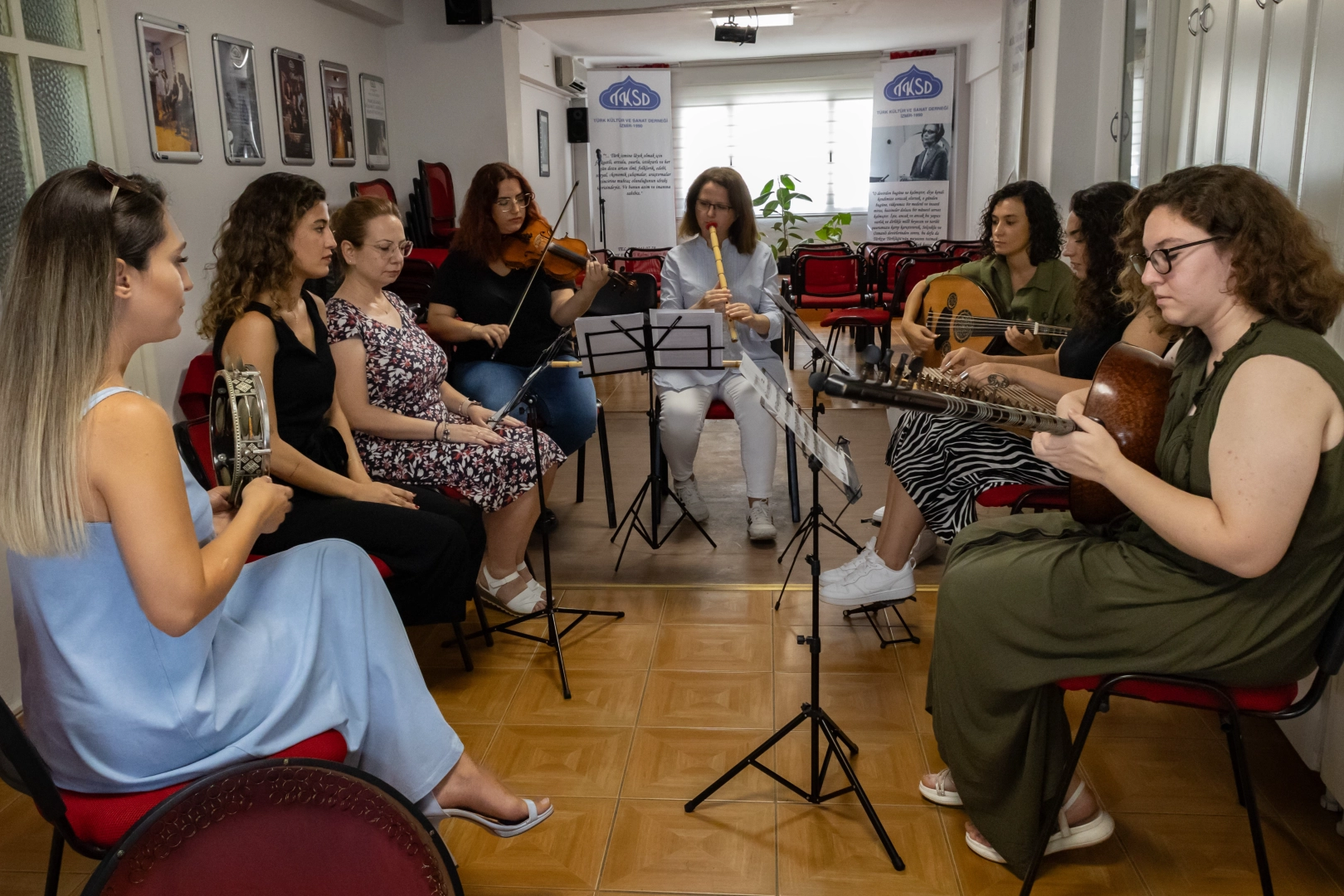 İzmir’in kadın müzik grubu 