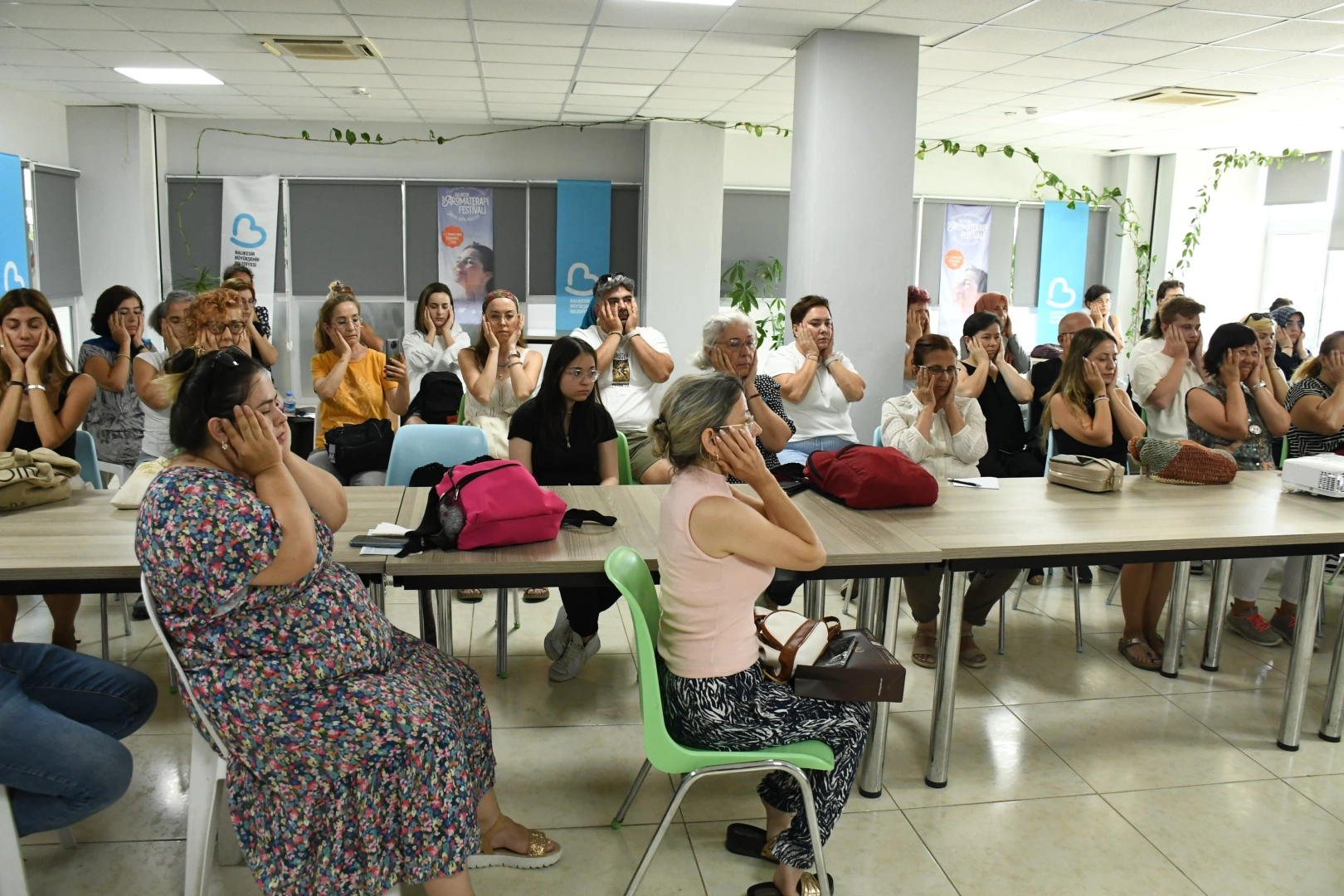 Balıkesir'de Aromaterapi Festivali: Aromatik yağlarla nefes teknikleri atölyesi büyük ilgi gördü