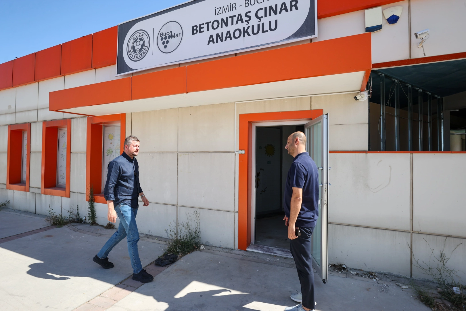 Buca'da minik öğrencilere destek haberinin görseli