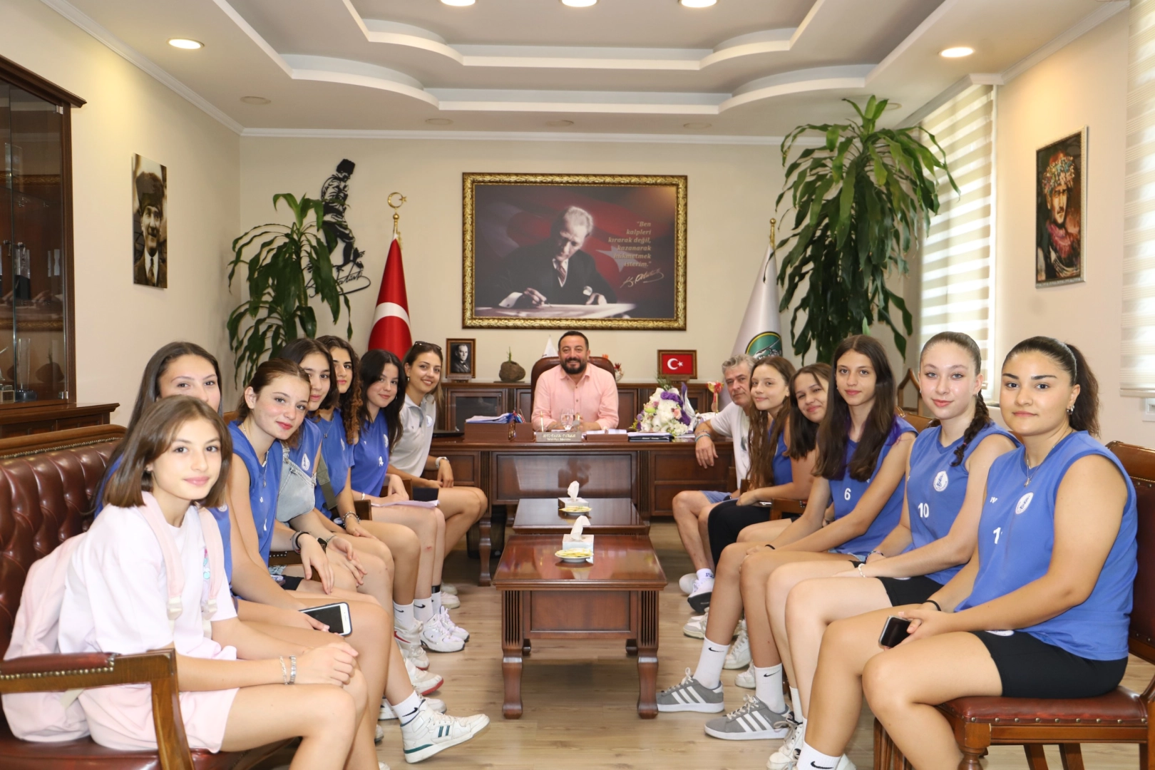 Başkan Turan; Kız voleybol takımımızın başarısını kutluyoruz