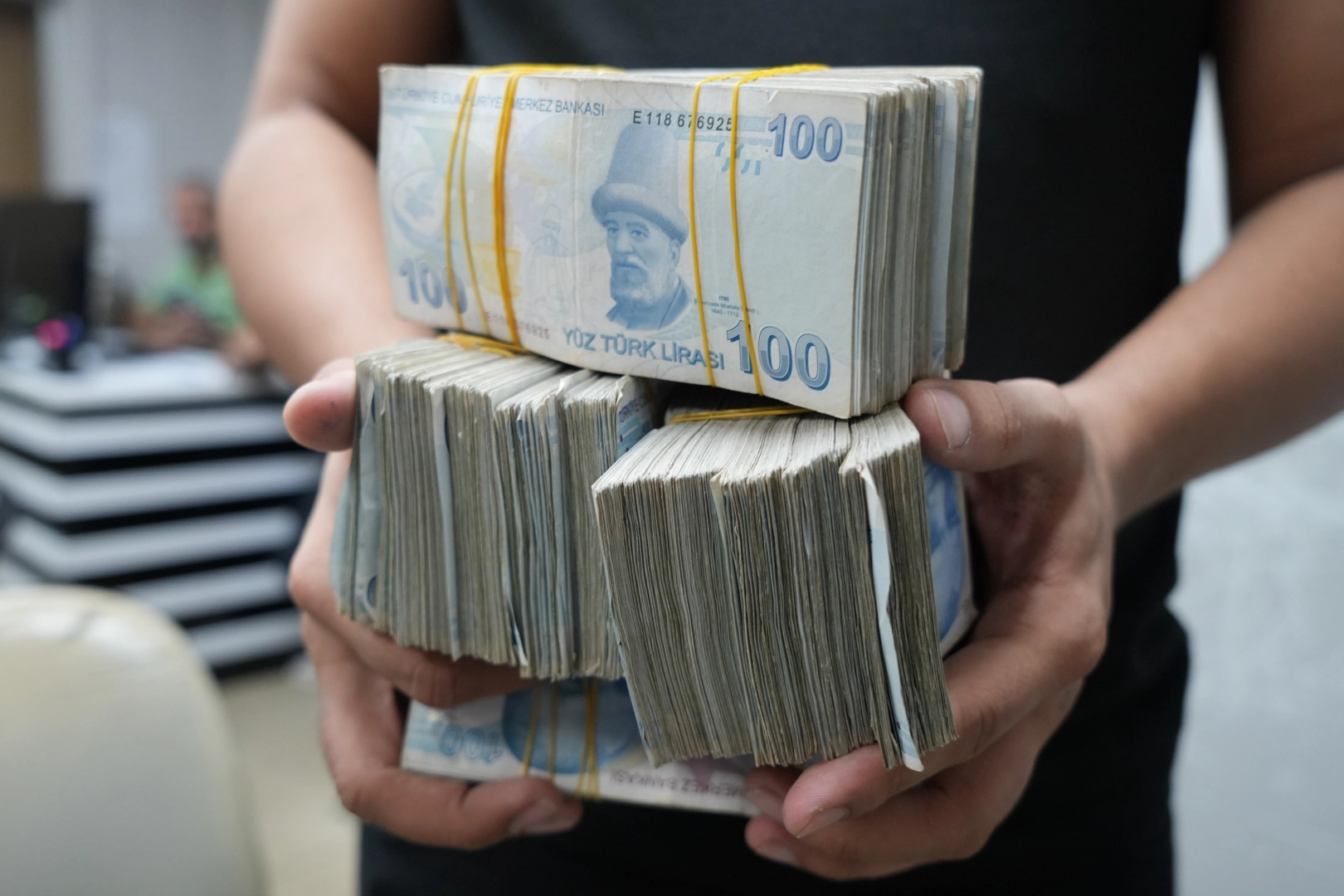 Bir anlık klavye hatası büro çalışanına 52 bin TL'ye mal oldu haberinin görseli