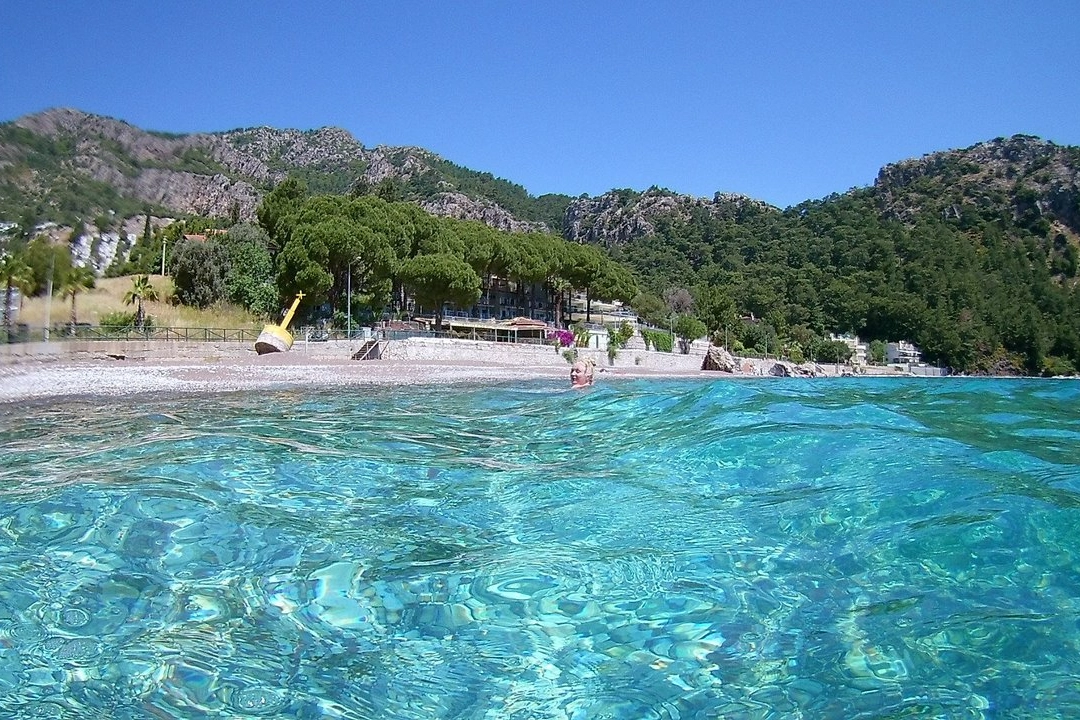 Marmarislilerin her fırsatta kaçtığı o nokta; Turunç plajı!