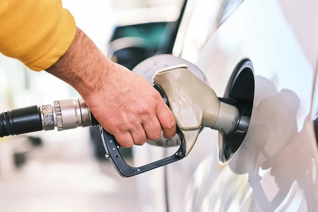 Motorin, benzin ve LPG fiyatları: 10 Temmuz güncel akaryakıt fiyatları haberinin görseli