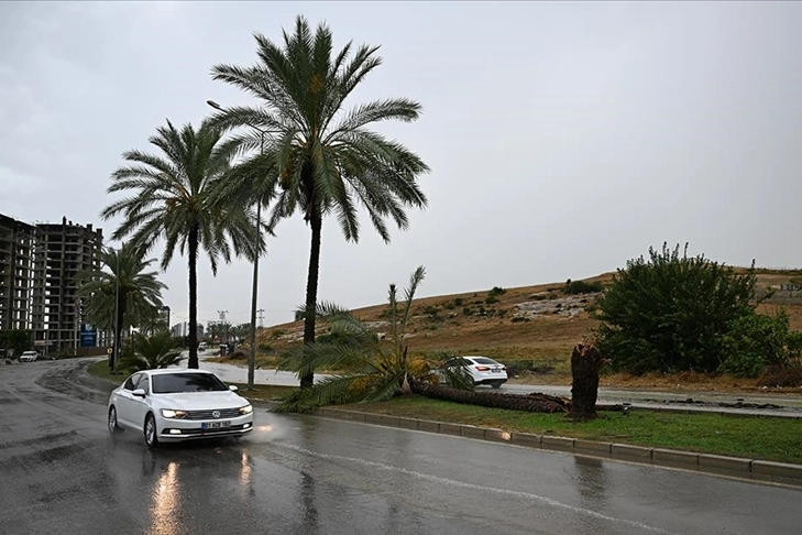 Doğu Akdeniz için gök gürültülü sağanak uyarısı