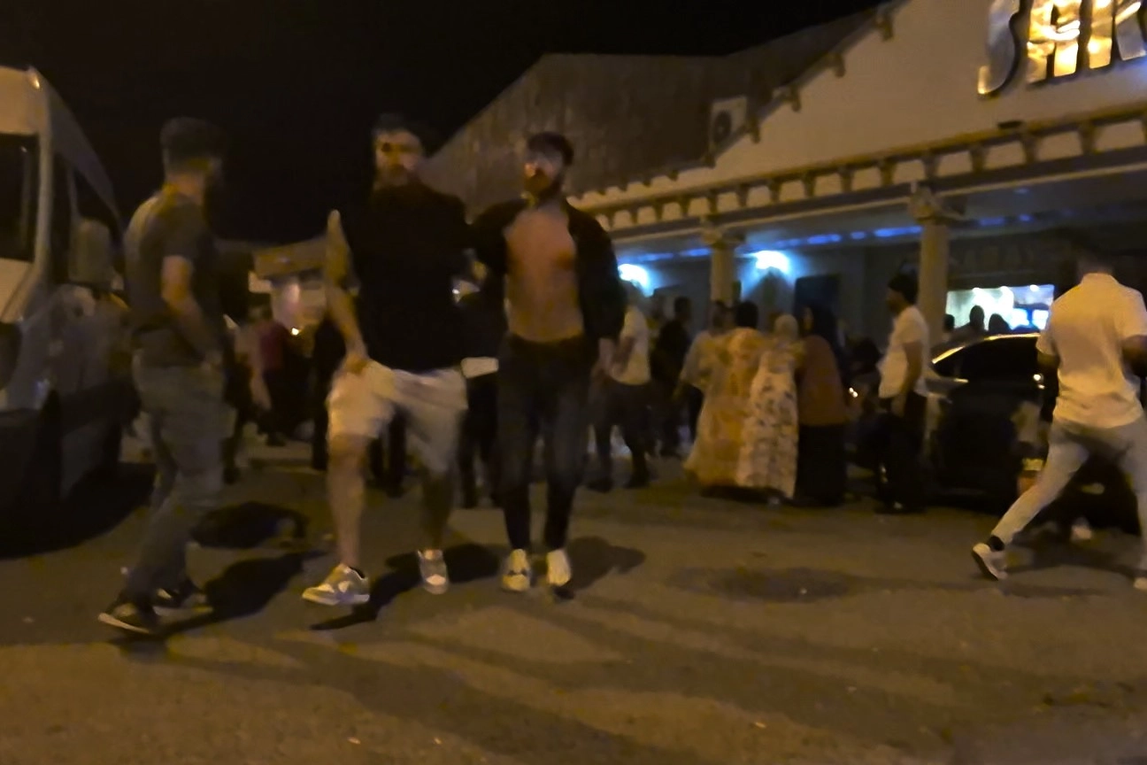 Düğünde kavga: Sandalyeler havada uçuştu haberinin görseli