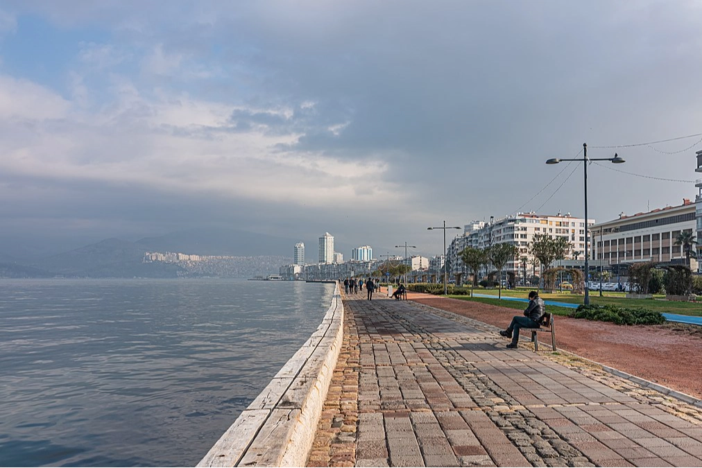 İzmir’de bugün hava nasıl olacak? 16 Temmuz İzmir günlük hava durumu haberinin görseli