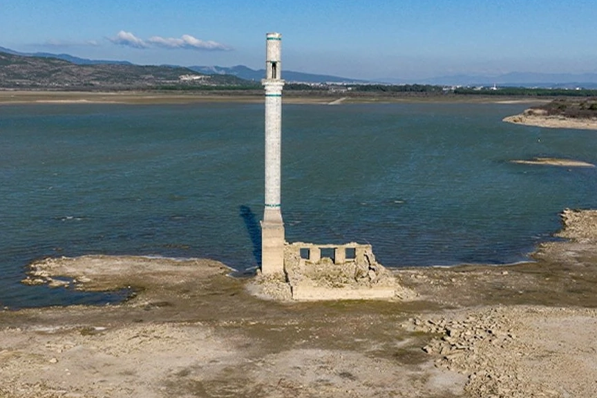 İzmir’in en büyük barajı çeyrek deponun altında