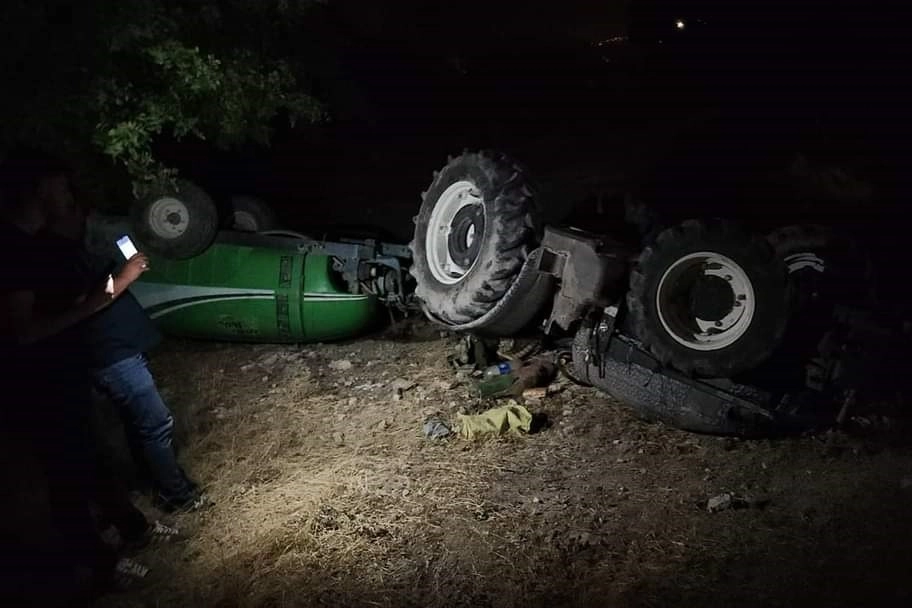 Manisa'da feci kaza: Traktörün altında kaldı!