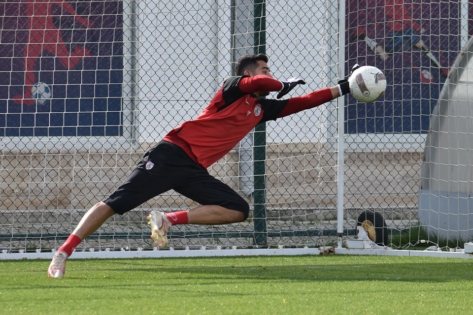 Altınordu'nun genç kalecisine, Atletico Madrid ilgisi