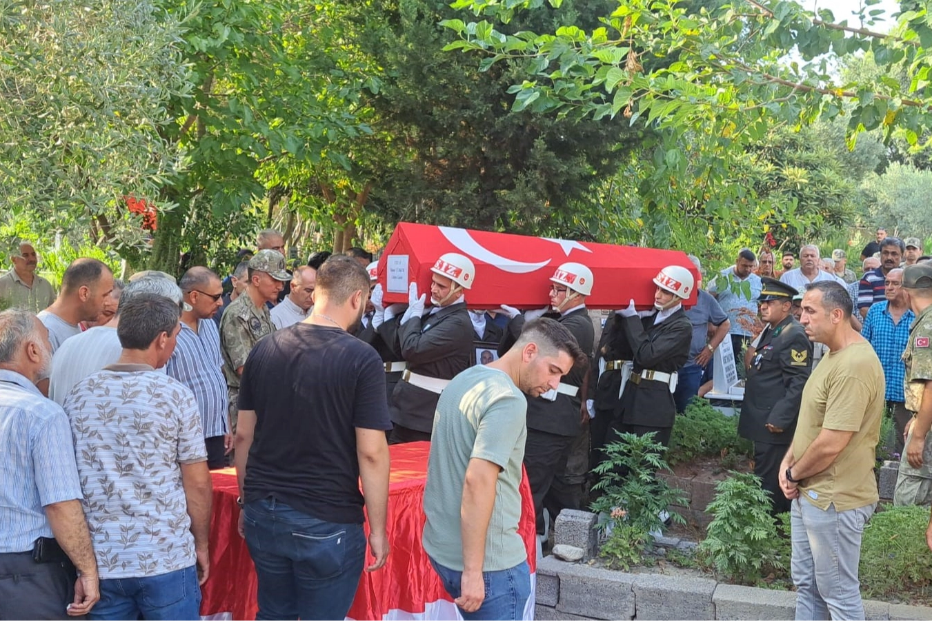 Kıbrıs Gazisi Hasan Türker son yolculuğuna uğurlandı haberinin görseli