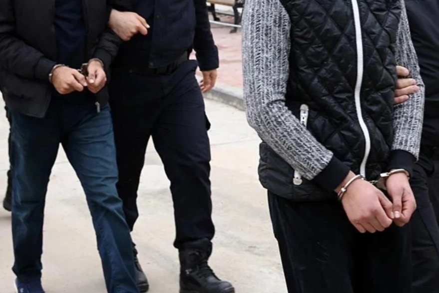 İzmir haber: Park yeri kavgasında kanlı bitmişti: 5 şüpheli yakalandı haberinin görseli