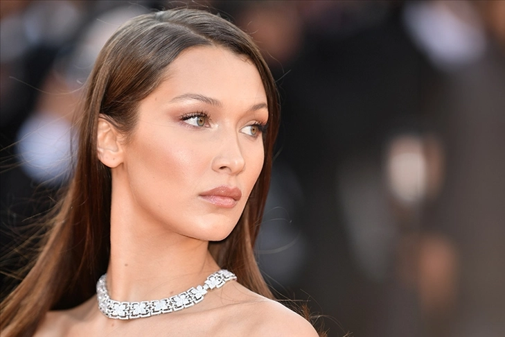 Ünlü model Bella Hadid ayakkabı reklamından çıkarıldı