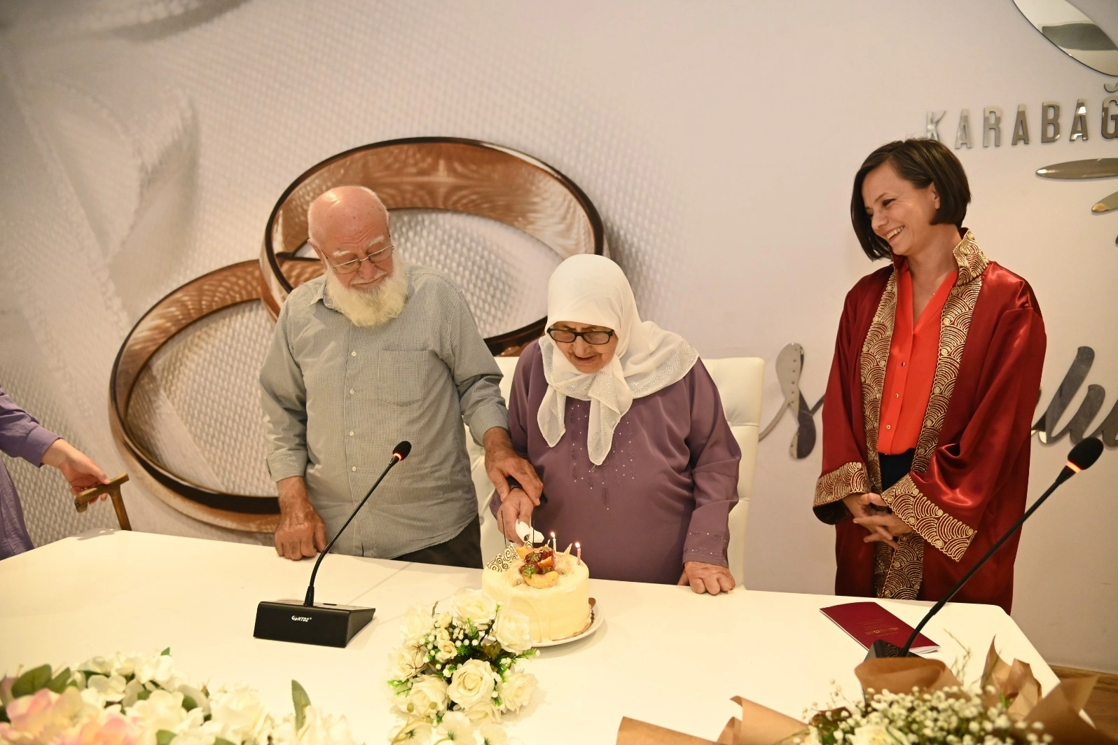 Kınay, Emine Yıldırım ve Ömer Aktaş’ın nikahını 48 yıl sonra yeniden kıydı