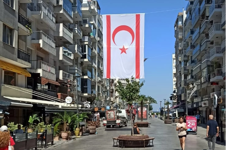 KKTC’nin Barış ve Özgürlük Bayramı İzmir’de kutlanıyor haberinin görseli