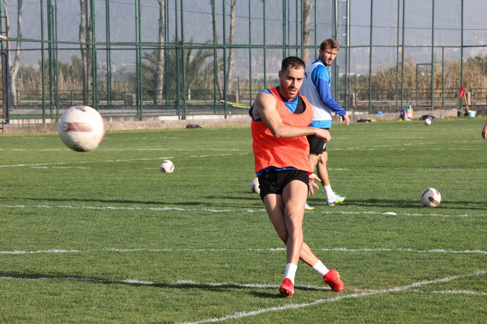Menemen FK'da gol kralının durumu belirsiz haberinin görseli