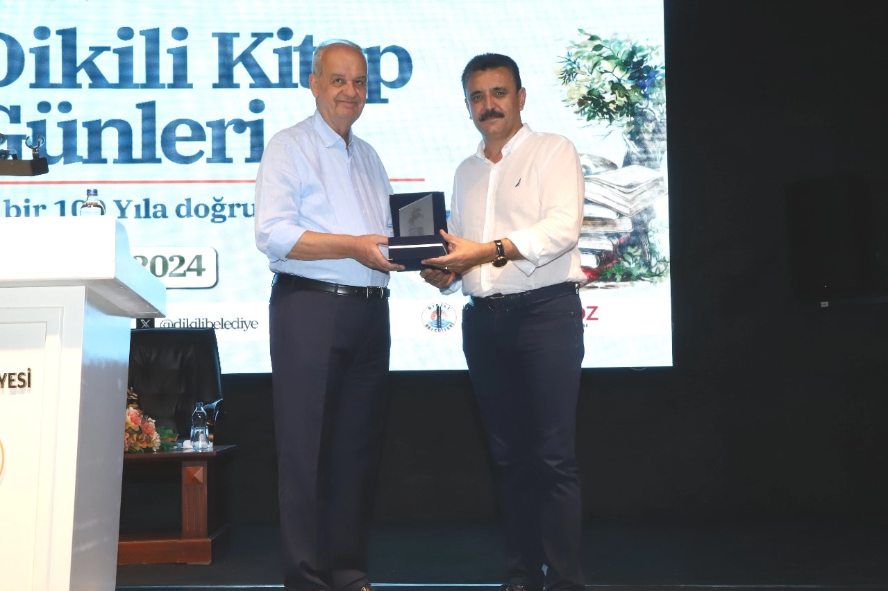 3. Dikili Kitap Günleri Aydınlık Bir 100 Yıla Doğru Türkiye temasıyla kapılarını açtı