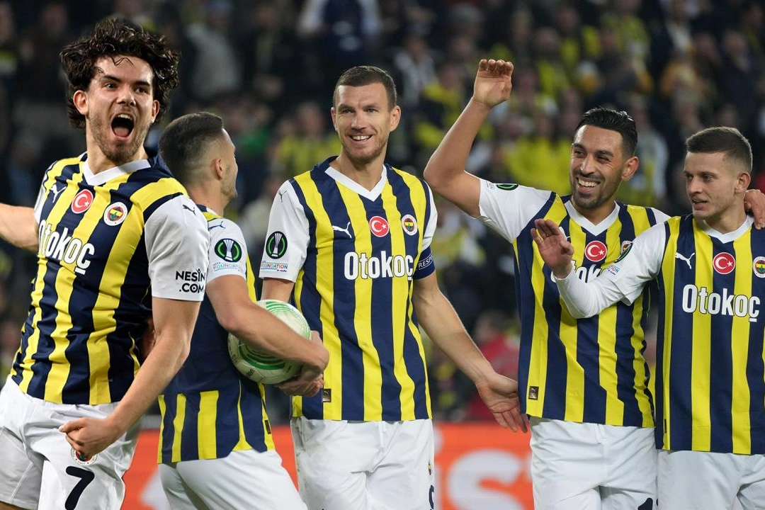 Fenerbahçe UEFA kadrosu belli oldu